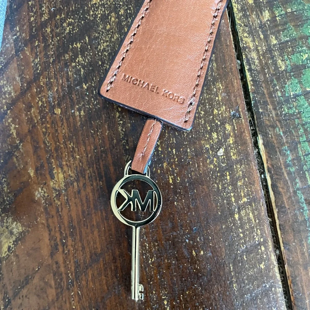 Michael Kors Handbag - Picture 6 of 6